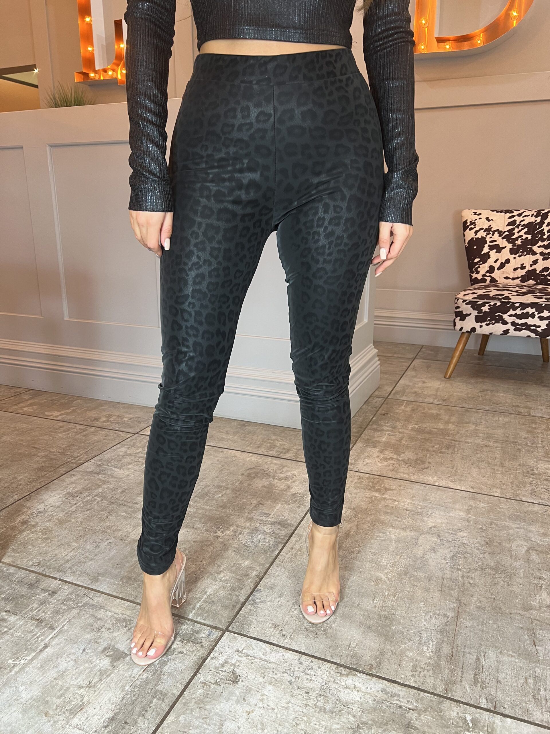 Discover more than 128 snake print leggings outfit super hot